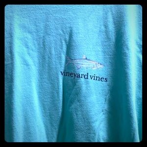Men’s large Vineyard Vines t shirt
